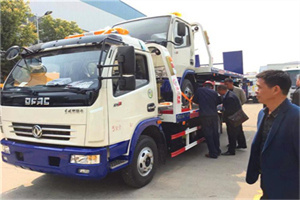 临夏汽车道路救援拖车价格
